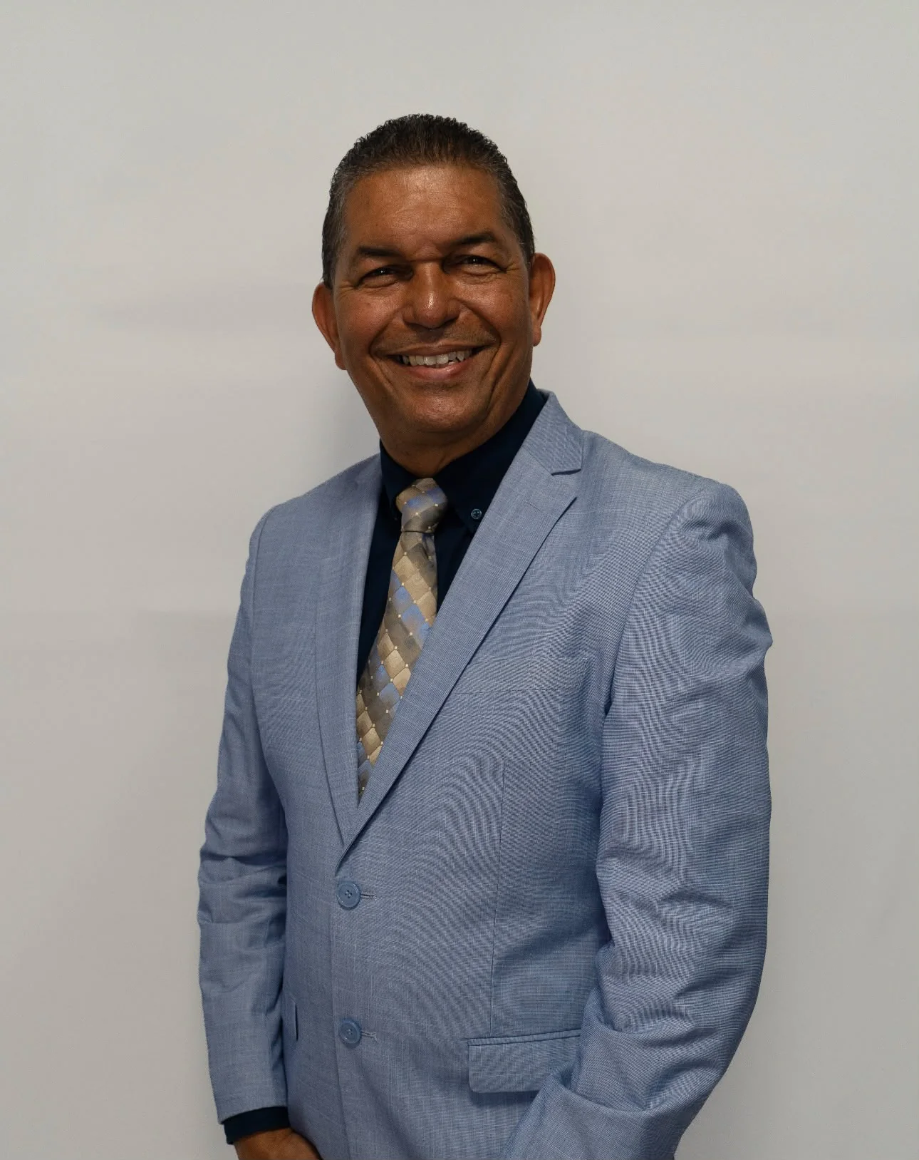 Portrait of Héctor from Zoom Realty Services